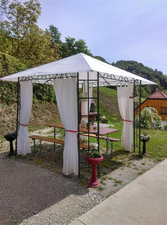 Apartmani Husko Tuheljske Toplice Exterior photo